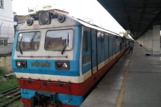 Eine der Bahnen, die von Hanoi bis Saigon fahren
